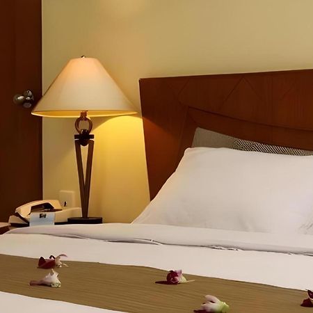 Makassar Golden Hotel Extérieur photo