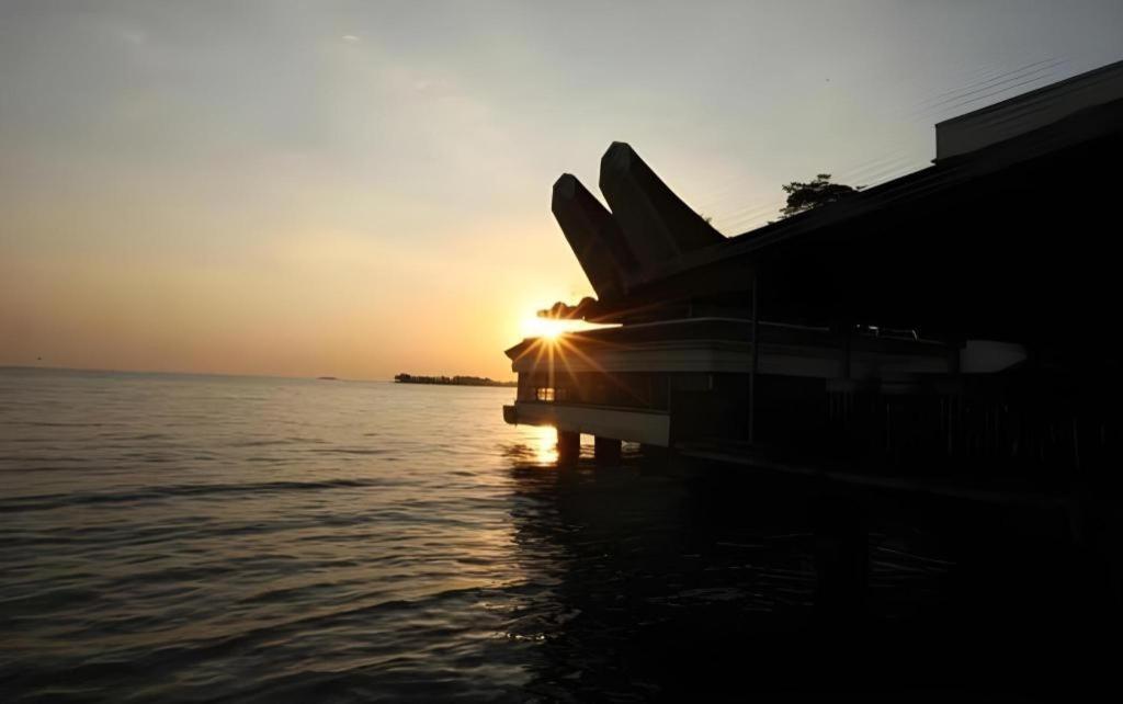 Makassar Golden Hotel Extérieur photo