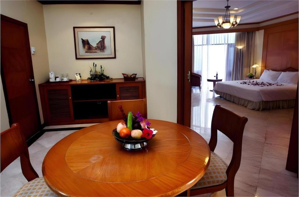 Makassar Golden Hotel Extérieur photo