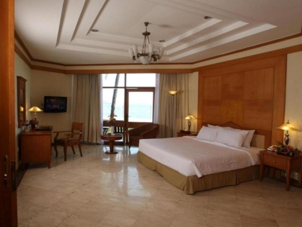 Makassar Golden Hotel Extérieur photo