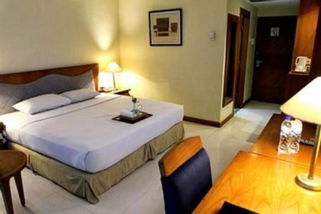 Makassar Golden Hotel Extérieur photo