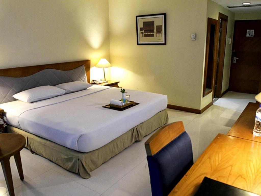 Makassar Golden Hotel Extérieur photo