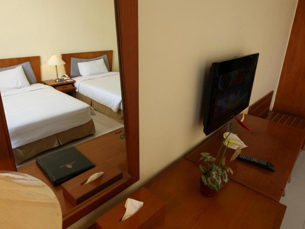 Makassar Golden Hotel Extérieur photo