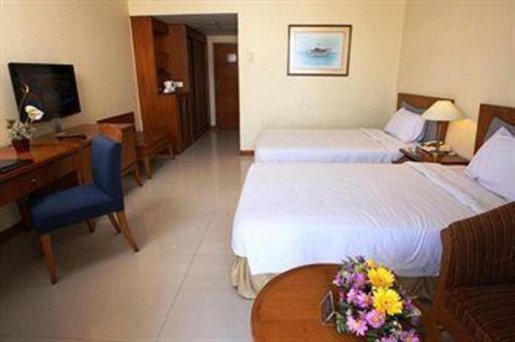 Makassar Golden Hotel Extérieur photo