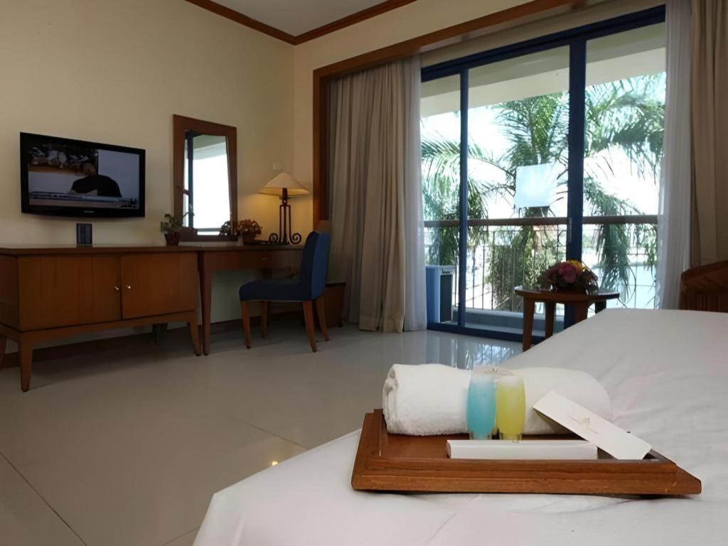Makassar Golden Hotel Extérieur photo