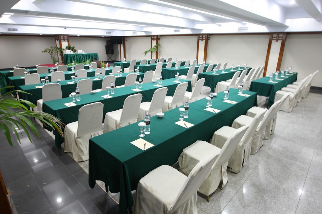 Makassar Golden Hotel Extérieur photo
