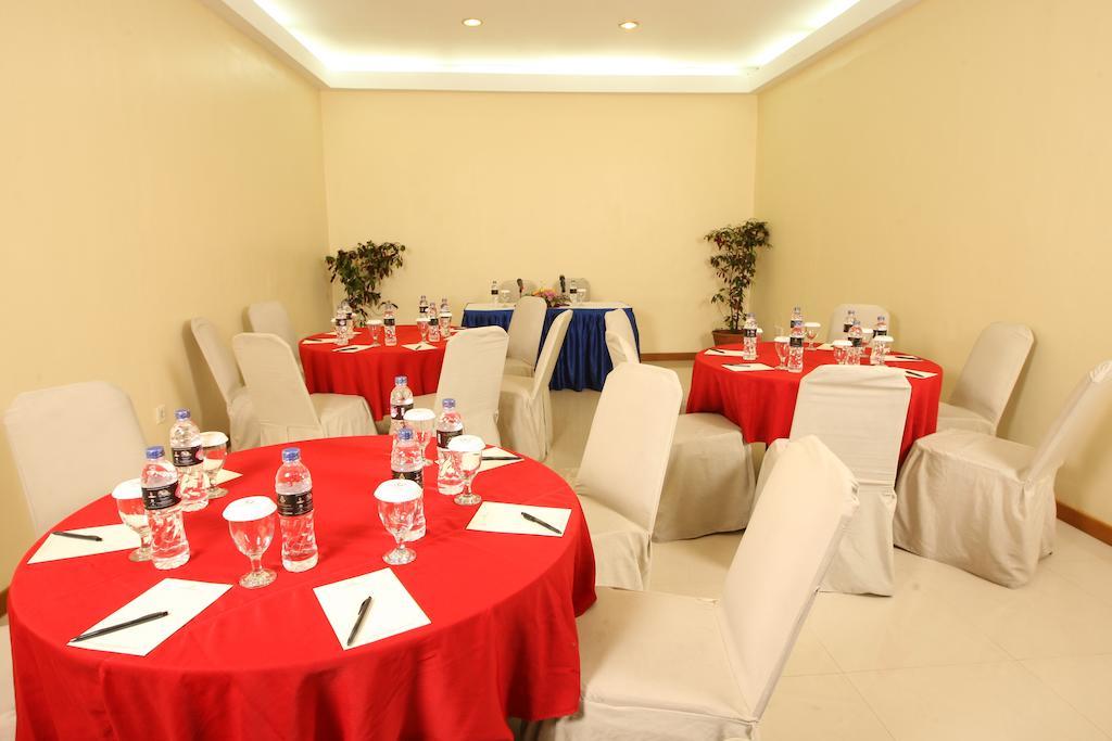 Makassar Golden Hotel Extérieur photo